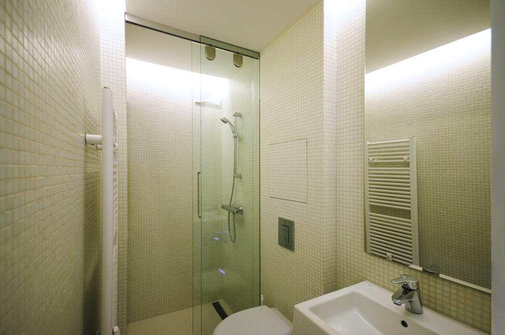 Design Apartment In Park 소피아 외부 사진